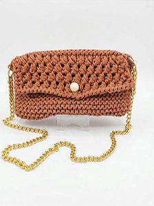 Bolsa de tricô marrom botão madeira