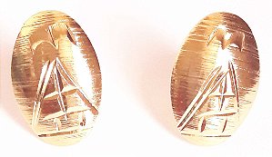 Brinco oval diamantado pirâmide