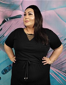 Blusa T-Shirt com Corrente Detalhe em Tule Plus Size