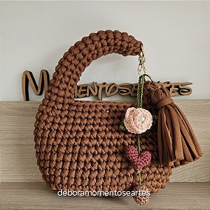 Bolsa de croche de mão burguesinha