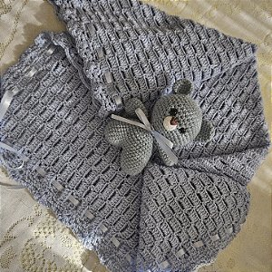 Manta de crochê para bebê com amigurumi