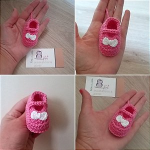 Lembrancinha maternidade sapatinho de crochê