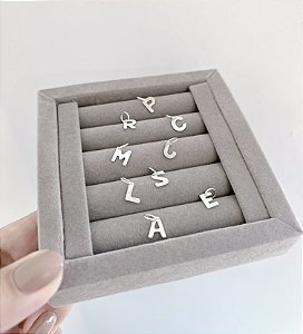 Pingente de prata letra inicial