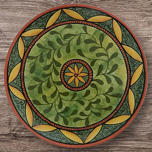 Prato de cerâmica pintado a mão com desenho de mandala/folhas