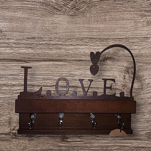 Porta-chaves de madeira e ferro "Love"