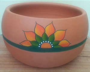 Vaso de cerâmica pintado a mão