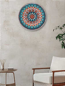 Prato de cerâmica pintado a mão com desenho de mandala