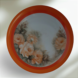 Prato de porcelana pintado a mão com rosas