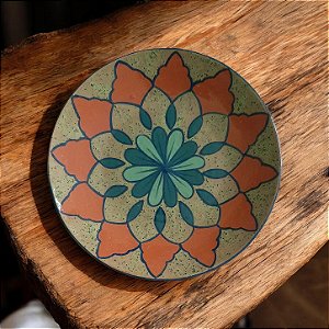Prato de cerâmica pintado a mão com mandala