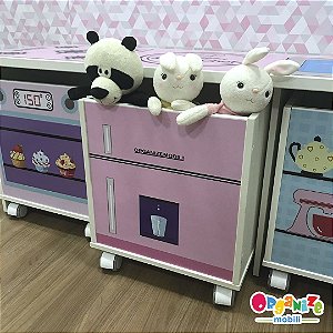 Baú organizador de brinquedos com tema geladeira