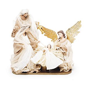 Sagrada Família em Resina Marfim, Branco e Dourado com Anjo da Anunciação de Asas Ouro 48x34x20cm - Ref 1203204 - Cromus Natal