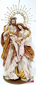 Sagrada Família de Resina e Roupas de Tecido em Tons Marrom, Creme e Dourado 75cm - Sagrada Família - Ref 1699506 Cromus Natal