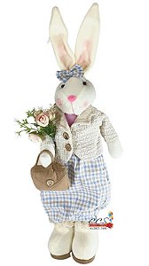 Coelha em Pé com Saia Xadrez Segurando Flores e Maleta 60cm - Coleção Tartin - Ref 1822038F Páscoa Cromus