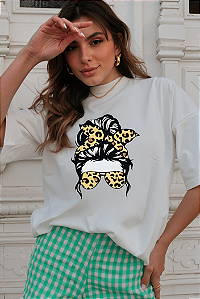 T-SHIRT OVERSIZED ESTAMPA LOCALIZADA GAROTA ONÇA