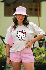 T-SHIRT OVERSIZED ESTAMPA LOCALIZADA HELLO KITTY