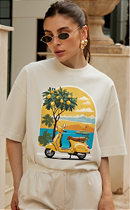 T-SHIRT OVERSIZED ESTAMPA LOCALIZADA LAMBRETA