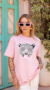 T-SHIRT OVERSIZED ESTAMPA LOCALIZADA ONÇA CHICLETE