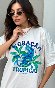 T-SHIRT OVERSIZED ESTAMPA LOCALIZADA CORAÇÃO TROPICAL