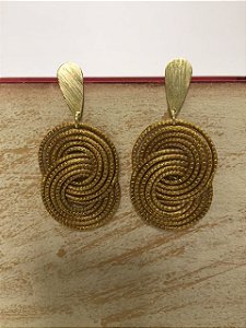 Brinco capim dourado