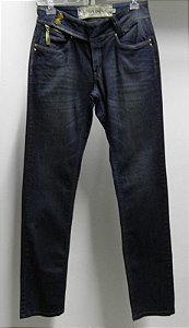 Calça jeans cós íntermediário