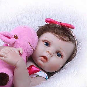 Bebê Reborn Toda de Silicone 55cm + Bichinho de pelúcia e Acessórios