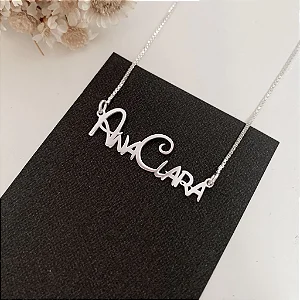 Colar personalizado com Nome (Fonte Disney)