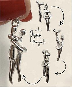 Pingente casal abraço Prata 925