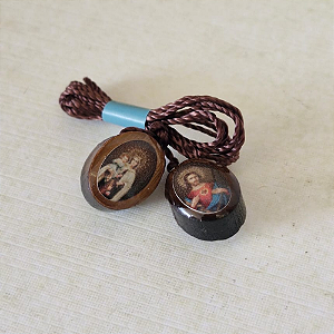 Escapulário Madeira com corda