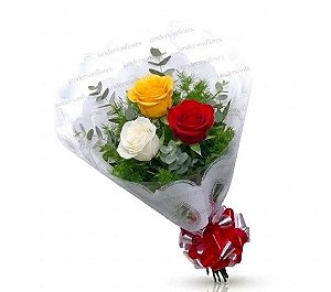 012 - Arranjo com 3 rosas coloridas