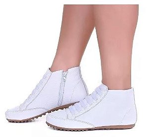 BOTA FEMININA CANO CURTO COM ZÍPER COR BRANCA