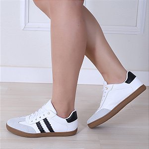 Tênis Vintage de Couro Branco com Listra Preta