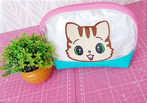 Necessaire meia lua com visor transparente