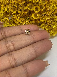 Labret titânio flor 8mm gold