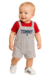 Jardineira e Camiseta Tommy Hilfiger