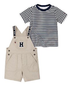 Jardineira e camiseta Tommy Hilfiger