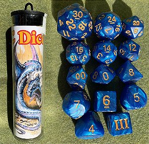 Dungeon Crawl Classics: Maned Wyrm Dice - Importado