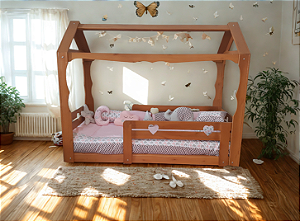 CAMA CASINHA ENTRADA PELAS LATERAIS MONTESSORIANA PADRÃO SOLTEIRO PENAFORT  88X188 CORAÇÃO