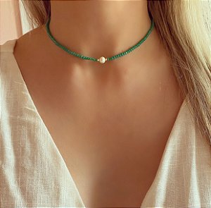 Chocker de Cristais Verde e Pérola Natural Shell Dourado