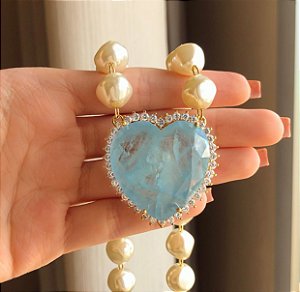 Corrente de Pérolas com Coração Gigante de Pedra Fusion Leitosa Azul Céu e Cravação de Zircônia Diamond Dourado