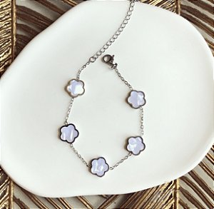 Pulseira Inspired Flor de Madre Pérola Ródio Branco