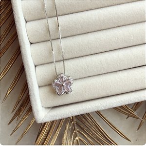 Corrente Flor Cravejada de Zircônias Diamond e Rosa Claro Ródio Branco