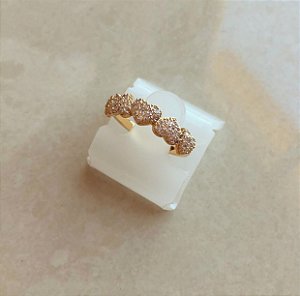 Anel Corações Cravejados de Micro Zircônias Diamond Dourado