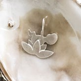 Colar Amuleto Criação em Prata Maternidade Flor de Lotus