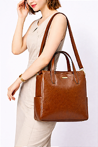 Mochila Feminina vira Bolsa - Boho Chic - Alça de Mão - Chenson 8485700 - Marrom