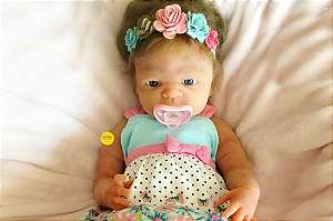 Bebê Reborn Menina Victória 58 Cm Olhos Abertos Corpo Silicone Sólido Com Enxoval E Acessórios