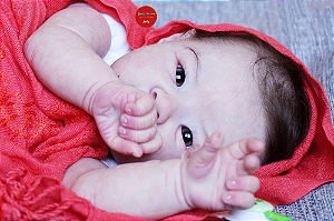 Bebê Reborn Menina Jialli 48 Cm Olhos Abertos Oriental Detalhes Reais Acompanha Acessórios E Enxoval