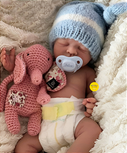 Bebê Reborn Menino Silicone Sólido 43 Cm Olhos Fechados Super Realista Chupando Chupeta Com Enxoval