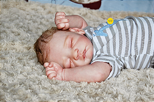 Bebê Reborn Menino Ember 51 Cm Olhos Fechados Bebê Dormindo Super Realista E Sofisticado