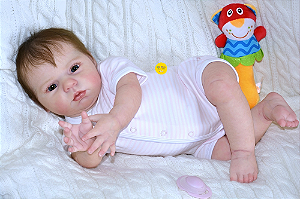 Boneca Bebê Reborn Menina Honey 51 Cm Olhos Abertos Princesinha Super Realista Com Lindo Enxoval