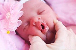 Boneca Bebê Reborn Menina Charlotte 46 Cm Olhos Fechados Linda Bebê Recém Nascida Silicone Sólido